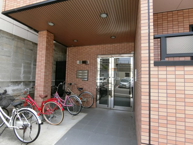 【エントランス】 | ドミール北河堀