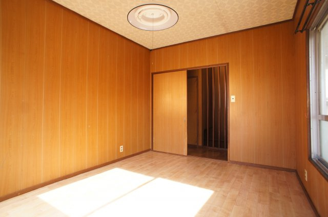 【洋室】 | 下井沢戸建 | 落ち着いた色調の洋室です