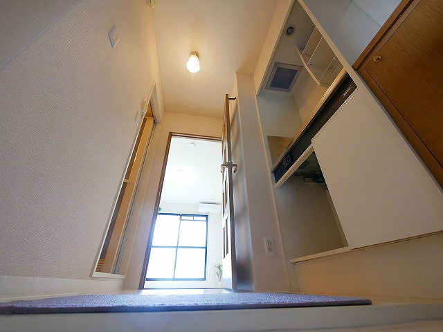 シャトー・ドゥ・クリヨンの玄関