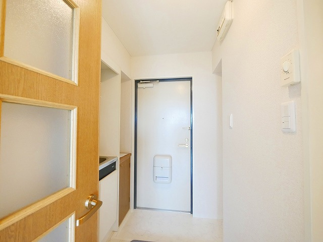 シャトー・ドゥ・クリヨンの玄関