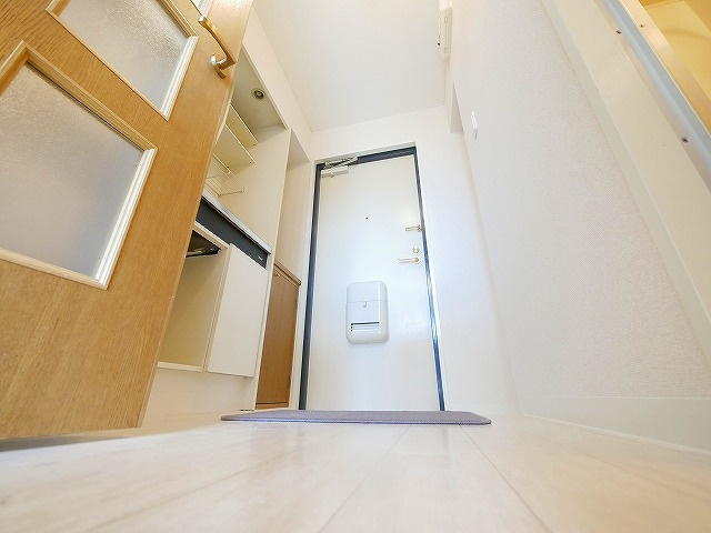 シャトー・ドゥ・クリヨンの玄関