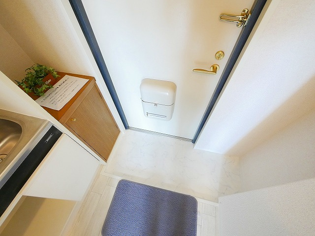 シャトー・ドゥ・クリヨンの玄関