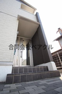 【エントランス】 | ホルツ | 清潔なエントランスです