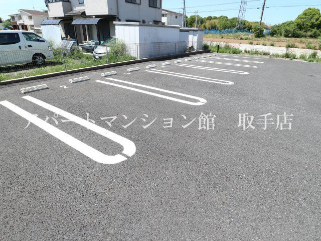 エル・ソフィアの駐車場