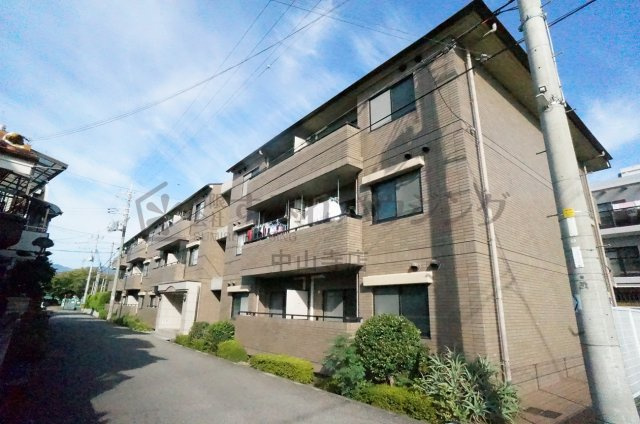エリシオン宝塚の外観