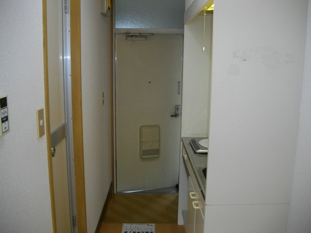 フジビルの玄関