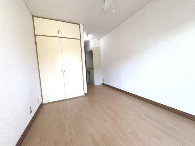 フジビルの洋室