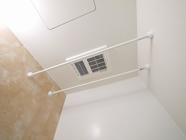 エクセルハイツ　Ｂ棟の設備|浴室乾燥機があれば雨の日も洗濯物が乾かせます。