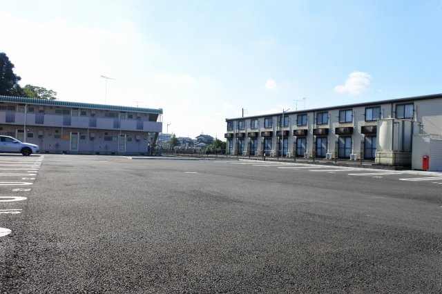 クレインヒルズの駐車場