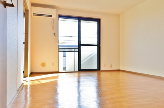 ロイヤルコート鷲巣壱番館の居間・リビング