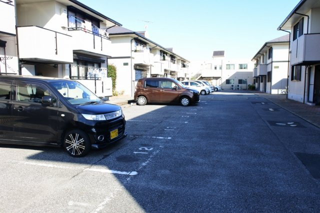 ロイヤルコート鷲巣壱番館の駐車場