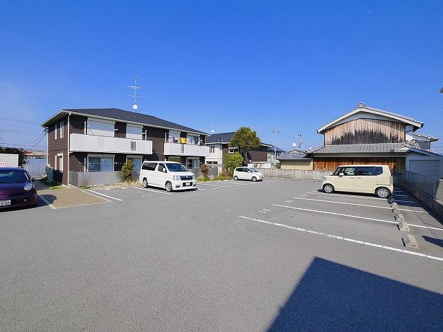 グレイスコートＣの駐車場|駐車場に車を止められます