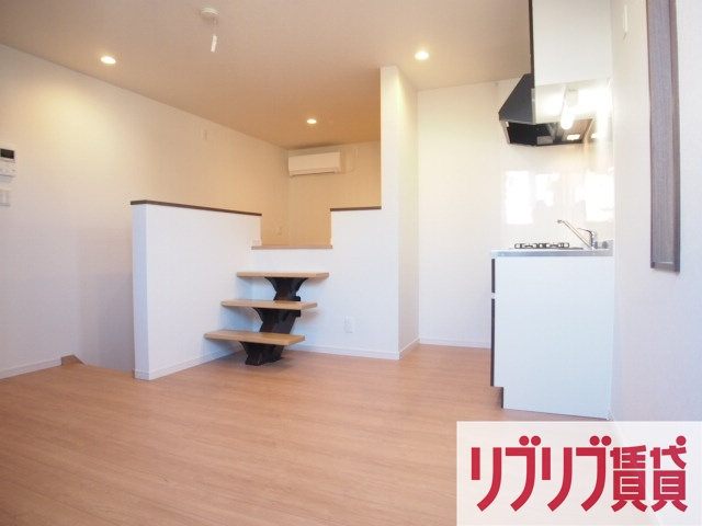 GRANDTIC EAST CHIBA(グランティックイーストチバ)の居間・リビング