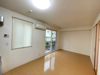 【居間・リビング】 | ロイヤルガーデン永田 D棟