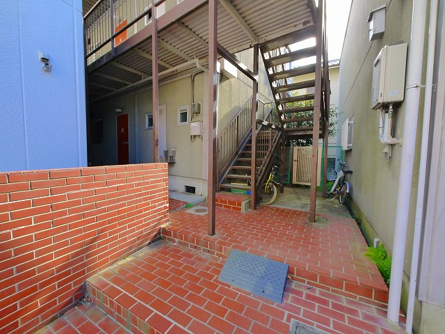 パナハイツ大宮のエントランス|ゆとりのあるエントランスです