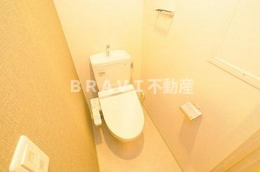 プライムアーバン御堂筋本町　BRAVI不動産のトイレ|【プライムアーバン御堂筋本町】落ち着いたトイレです