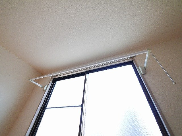 コーポ諏訪柳町の設備|室内物干しです