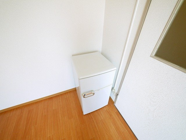 コーポ諏訪柳町の設備|冷蔵庫付きです
