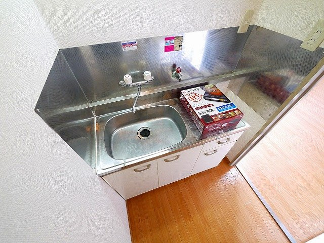 コーポ諏訪柳町のキッチン|きれいなキッチンです