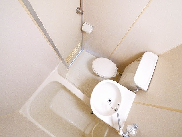 コーポ諏訪柳町の浴室|日々の疲れを癒すお風呂付です