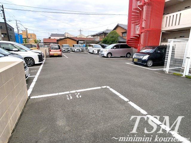 スカイガーデン萱島の駐車場