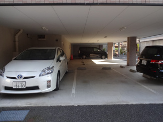 【駐車場】