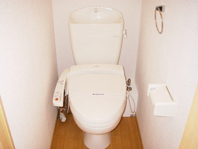 【トイレ】 | グランデーム幕張 | バストイレ別。温水洗浄便座付き