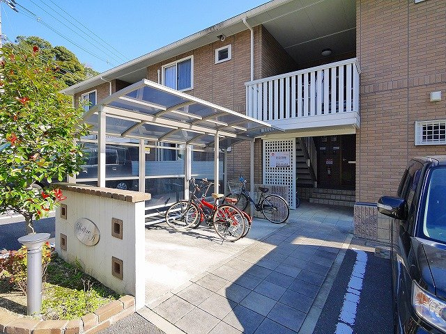 ラフィーネのその他共用部分|屋根付き駐輪場です