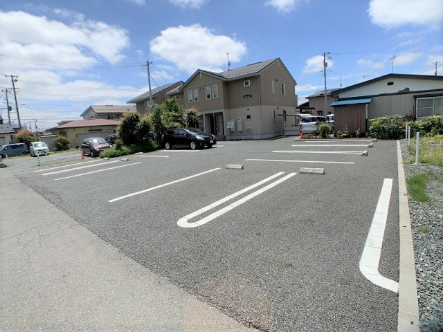 セジュールフォレスタの駐車場