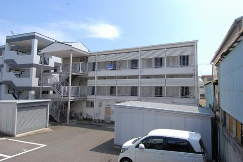 清城ハイツの外観