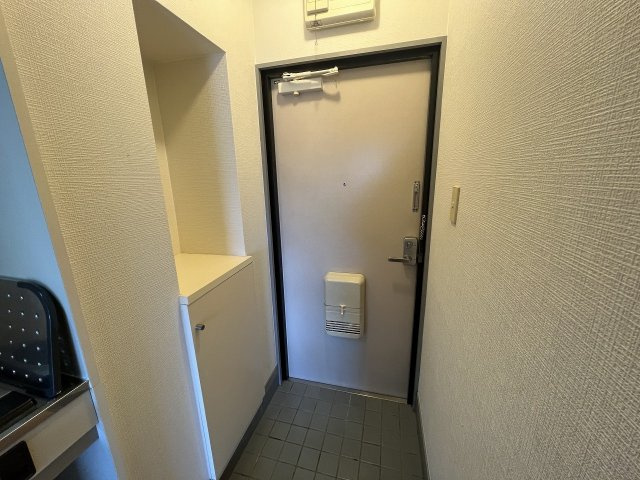 清城ハイツの玄関