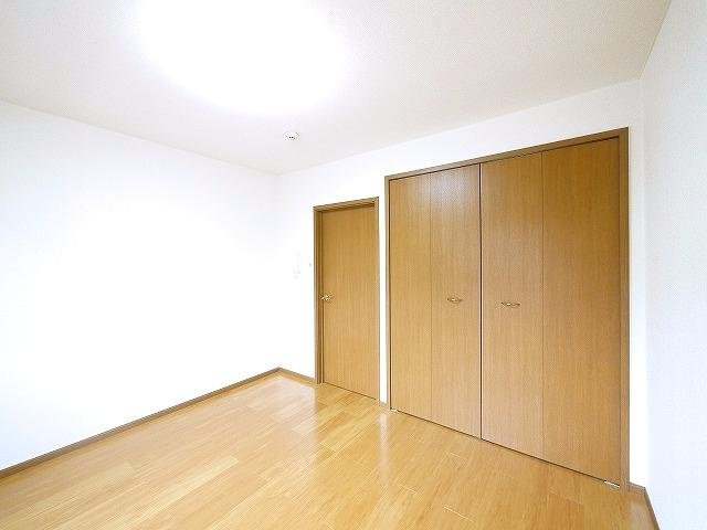 グリーンヒルズ・Fの洋室|広々とした洋室です