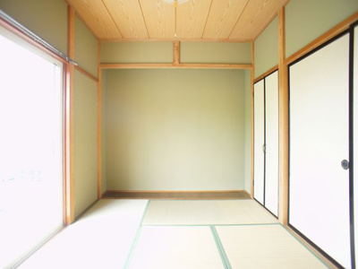 【寝室】 | グリーンガーデンNo.6 | 家具が置ける板の間付きです♪