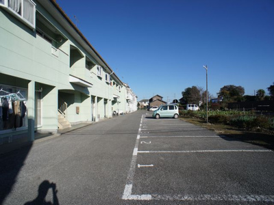 【駐車場】 | グリーンガーデンNo.6 | 駐車場2台可能です！1台込み、2台目2千円です♪