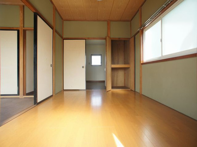 【居間・リビング】 | グリーンガーデンNo.6 | 快適に過ごせるエアコンが付いています♪