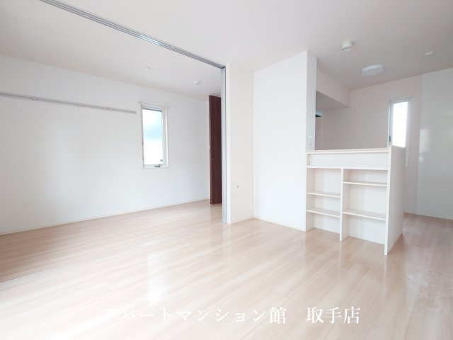 グラシューズの居間・リビング