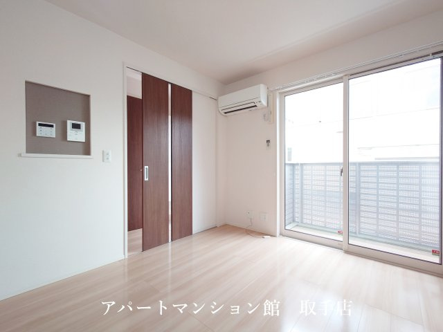 グラシューズの居間・リビング