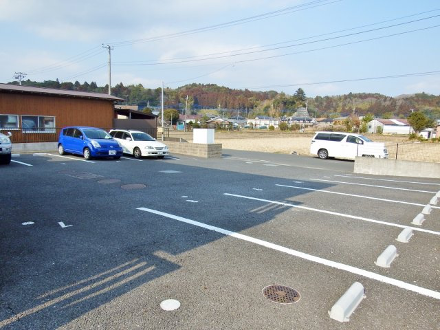 ESTRONDEの駐車場