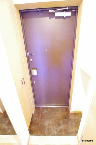 レオングラン新大阪レジデンス　仲介手数料無料の玄関