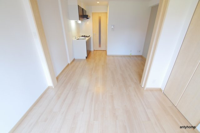 レオングラン新大阪レジデンス　仲介手数料無料の洋室