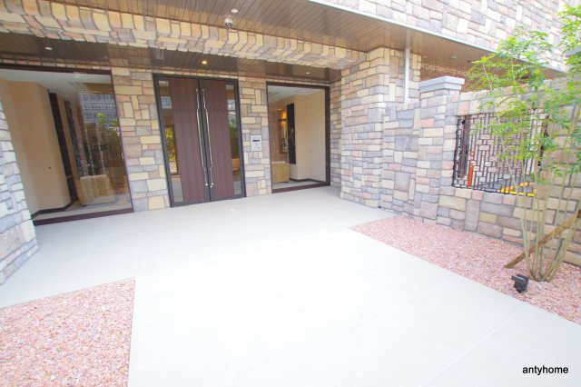 レオングラン新大阪レジデンス　仲介手数料無料のエントランス