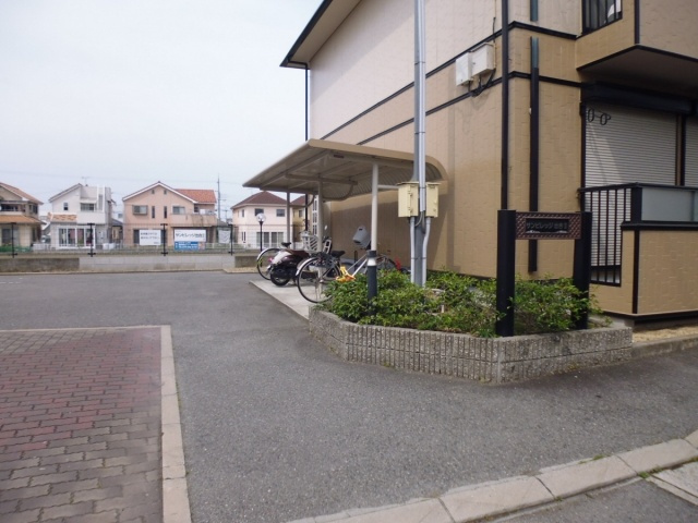 サンビレッジ出合2の駐車場
