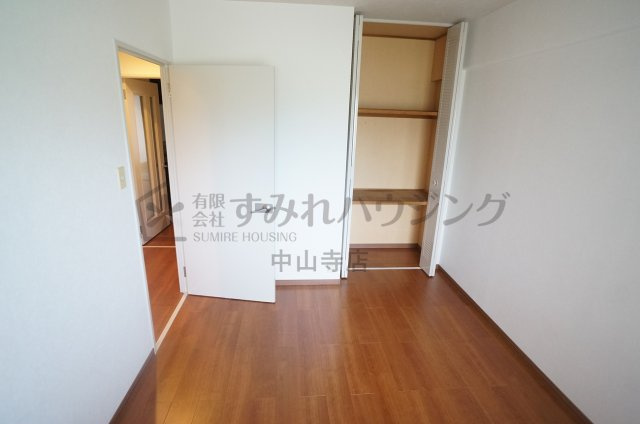 ラヴェニール宝塚中山台ドゥジェームの寝室