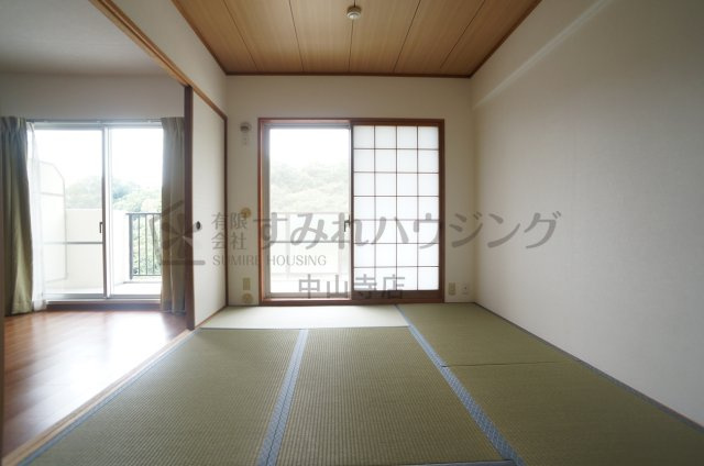 ラヴェニール宝塚中山台ドゥジェームの和室