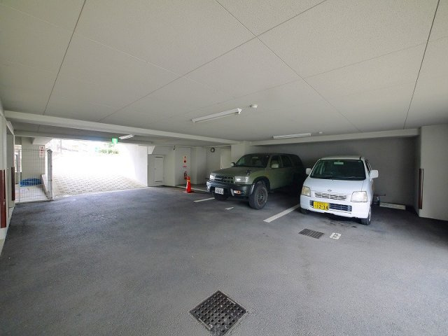 タウンコート・ヒロの駐車場