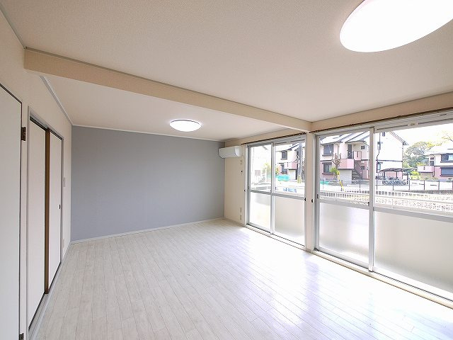 レジデンスボナール　Ⅱの居間・リビング|使いやすいリビングです