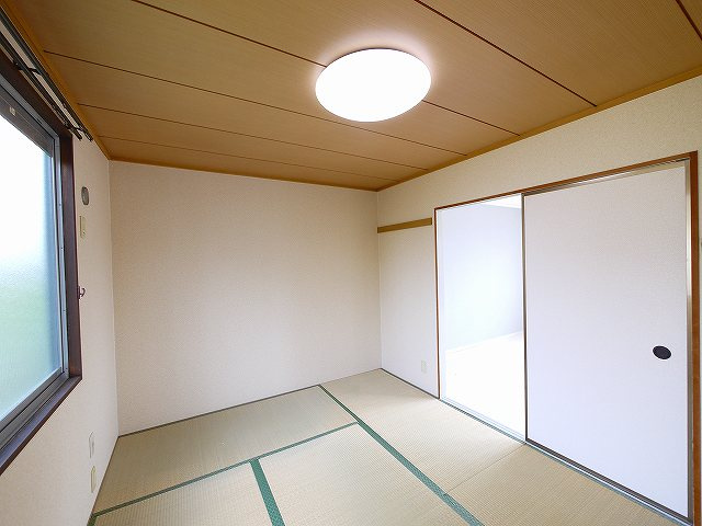 レジデンスボナール　Ⅱの寝室|開放的な寝室です