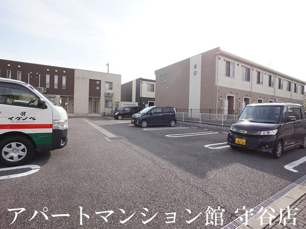 サンライズⅡの駐車場