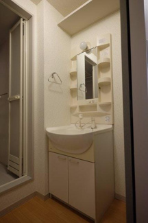 【洗面所】 | シャーメゾン穴川 | 同タイプの別室画像です　現況優先でご了承ください