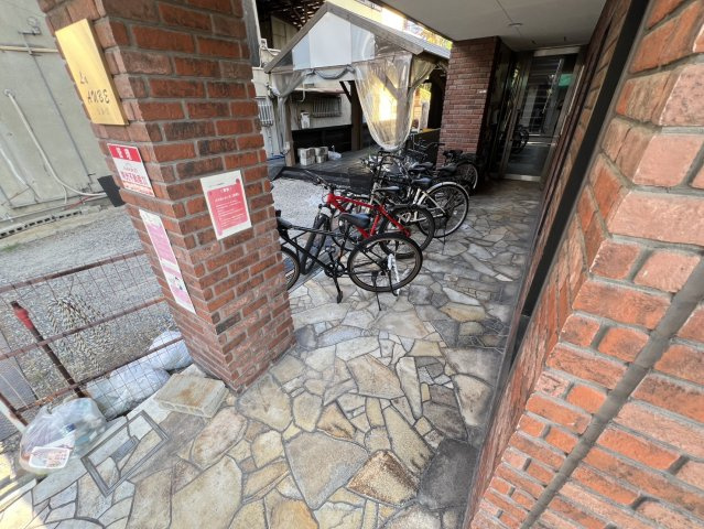 ラオーブ(近畿大学一人暮らし)のエントランス